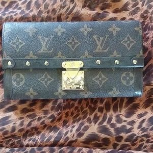 Louis vuitton monogram locking wallett